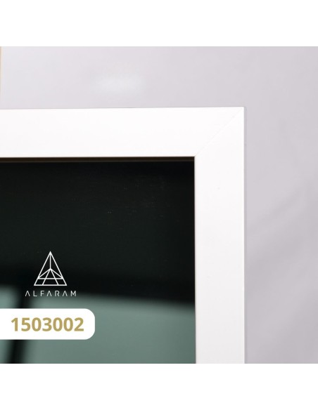 Modern nagyméretű tükör fakeretben, szekrénykivágással 1503