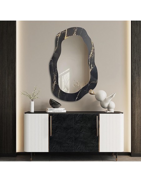 Szabálytalan tükör fekete-arany márványon – MARBLE NOCTO