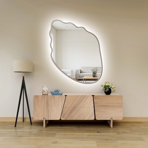 Organikus formájú tükör kasmír színű MDF keretben, háttérvilágítással – MARIS SHELL LED KERETBEN 2