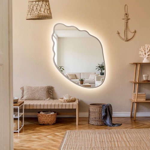 Organikus formájú tükör kasmír színű MDF keretben, háttérvilágítással – MARIS SHELL LED KERETBEN