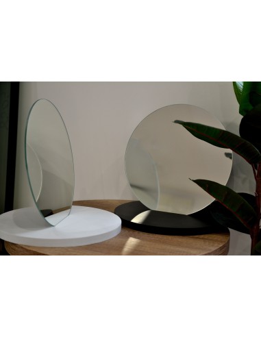 Dekoratív kerek sminktükör állványon - BLUM III